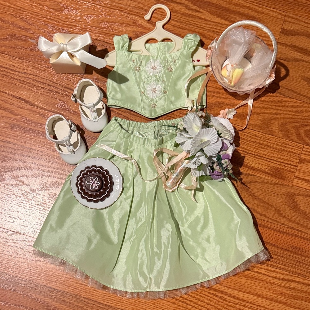 American Girl Junior Brides Maid Outfit and Flowers and Favors Accessories